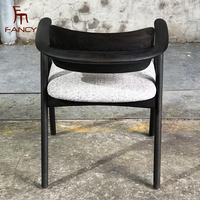 Tables et chaises en bois massif pour restaurants de style japonais, meubles en rotin tressé pour restaurants d'inspiration sud-est asiatique, café