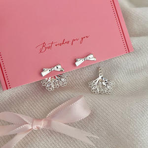 Pendientes de Plata de Ley S925 con Baño de Oro de 18K y Diseño de Lazo, Elegantes Accesorios para las Orejas con Estilo de Doble Uso y Colgante Trasero - Product Image 1