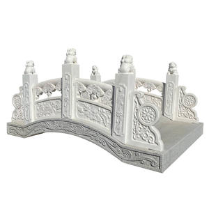 Modelo de Puente en Arco Estilo Ángel de Mármol Blanco con Columnas con Leones Tallados, Paneles de Loto y Barandillas para Decoración de Jardín, Parque o Río - Product Image 5