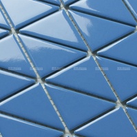 Carreaux de sol de piscine en mosaïque aquatique en céramique triangle bleu imperméable et antidérapant de 2 pouces pour villa, maison, fontaine, hôtel, spa, projet de douche
