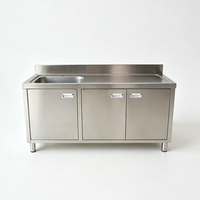 Meuble d'évier commercial 3 portes en acier inoxydable avec plan de travail intégré et crédence, résistant à la corrosion, pour cuisine professionnelle et table de préparation