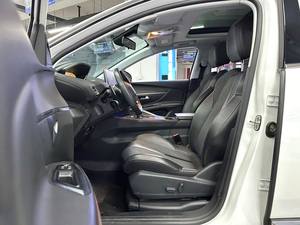 <span class=keywords><strong>Peugeot</strong></span> <span class=keywords><strong>5008</strong></span> 1.8T 380THP Automatique Édition Elite 7 Places Familiale Essence+A2B8oline SUV 2017 - Voitures d'<span class=keywords><strong>occasion</strong></span> <span class=keywords><strong>Peugeot</strong></span> à vendre - Product Image 5