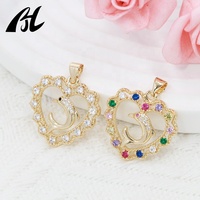 Pendentif Corazoncito en Or Brésilien 14 carats, Réputation Solide, Design Dauphin Multicolore, Bijoux en Laiton avec Pierres, Vente en Gros