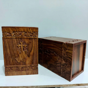 Urne funéraire élégante de style américain en bois de Sheesham pour cendres d'adultes, urne commémorative funéraire en bois faite à la main avec finition naturelle - Product Image 1