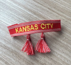 Braccialetto personalizzato con ricamo personalizzato per il giorno del gioco braccialetto con nappe della squadra della scuola universitaria braccialetto con lettere personalizzate - Product Image 6
