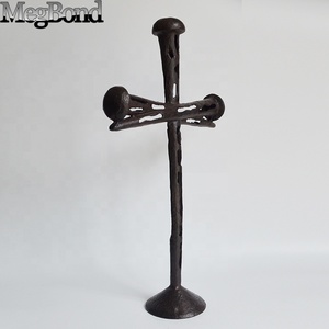 Estatuilla de estatua de Cruz de uñas de Metal religioso grabado en <span class=keywords><strong>bronce</strong></span> de hierro fundido Material de hierro <span class=keywords><strong>oxidado</strong></span> decoración del hogar espacios religiosos - Product Image 4