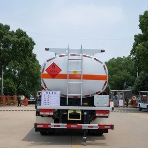 Camion-citerne à huile FOTON Ollion 4x2 10000L, camion de livraison de carburant diesel avec pompe doseuse - Product Image 4
