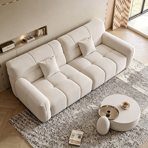 Canapé deux places minimaliste en bouclette avec dossier capitonné, accoudoirs incurvés, forme semi-circulaire, rembourrage en mousse, mobilier de salon - Product Image 3