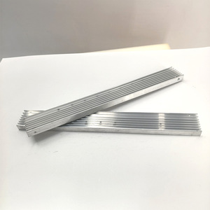 ฮีทซิงค์อะลูมิเนียม 30x10 มม. ขัดเงาด้วย CNC สำหรับระบายความร้อนอุปกรณ์อิเล็กทรอนิกส์ - Product Image 1