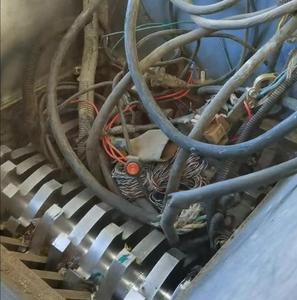 Trituradora de doble eje de placa de metal, trituradora de <span class=keywords><strong>chatarra</strong></span> de residuos orgánicos de barras de refuerzo para el mercado de reciclaje - Product Image 2