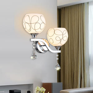 Lámpara de pared minimalista y creativa con bola de cristal para hotel, lámpara de pared moderna para dormitorio, mesita de noche, candelabro nórdico para interiores - Product Image 6