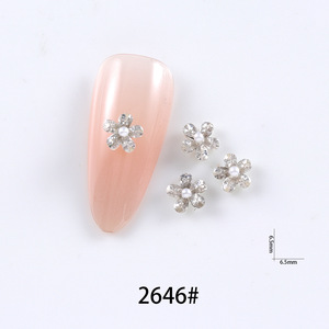 Vente en gros de breloques pour ongles en pierres précieuses blanches, violettes et roses, strass, fleurs 3D à cinq pétales, accessoires de décoration pour ongles en vrac - Product Image 6