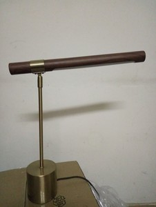 Đèn ngủ bàn làm việc phong cách Bắc Âu hiện đại tối giản, đèn trang trí khách sạn, chất liệu gỗ vân. - Product Image 4