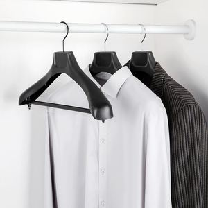 Cintre en plastique noir <span class=keywords><strong>LINDON</strong></span> sans bosse à épaules larges avec barre antidérapante pour pantalons – Vente en gros - Product Image 6
