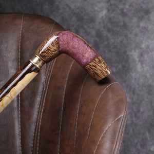 Materiales Duraderos y Agarre Cómodo se Combinan en un Bastón de Resina y Madera para Caminar, Seguro y Elegante - Product Image 3