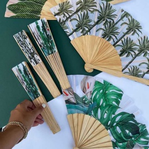Éventail à main en tissu polyester pour fête et mariage Personnalisation publicitaire Éventail pliant Éventails en bambou imprimés pleine page pour femmes hommes enfants - Product Image 1