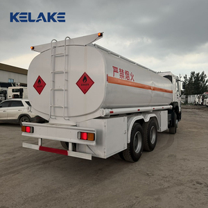 รถบรรทุกน้ำมัน Howo 6x4 6 ลูกบาศก์เมตร สภาพใหม่ เกียร์ธรรมดา รถบรรทุกน้ำมันสำหรับสถานีบริการน้ำมัน รถขนส่งน้ำมัน - Product Image 6