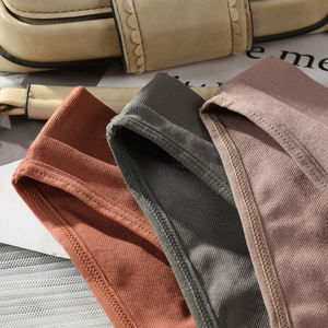 थोक उच्च गुणवत्ता वाली महिलाओं के सूती अंडरवियर ठोस सादे रंग की बिकनी मध्य वृद्धि युवा लड़की सांस लेने योग्य कंफर्ज किशोर पैंटी - Product Image 2