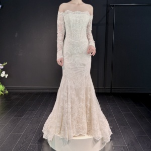 فستان زفاف حورية البحر أبيض من التول ودانتيل فرنسي بجودة فائقة مطرز باللؤلؤ بأكمام طويلة للعروس - Product Image 2