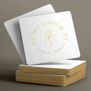 Cartões de visita luxuosos em folha de metal dourada com logotipo, papelão preto e papelão preto