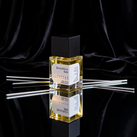 Fabricant de flacons de parfum vides de luxe, 50 ml, 100 ml, 30 ml, flacon de parfum vide carré avec atomiseur, flacon de parfum vide élégant avec bouchon noir