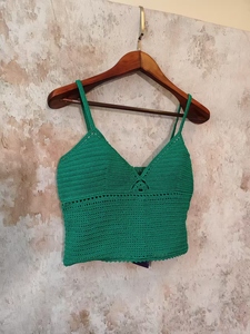 Top informal con cuello en V de lana/cachemira verde tejido a mano con tela transpirable y logotipo frontal - Product Image 4