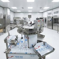 Machine de remplissage d'eau pure en sachets avec buse d'aspiration automatique à deux extrémités de type rotatif, pompe intégrée, production horaire de 2000 bouteilles