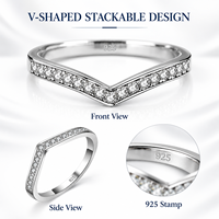 Bague de mariage en argent sterling 925 avec moissanite ronde en forme de V, sertie à griffes, empilable, taille personnalisée, fabricant de bijoux OEM