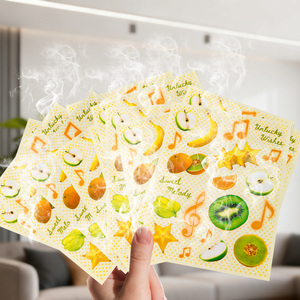 Autocollants en papier holographiques parfumés à forte adhérence, à gratter et à sentir, personnalisés en gros pour l'emballage de bougies - Product Image 1
