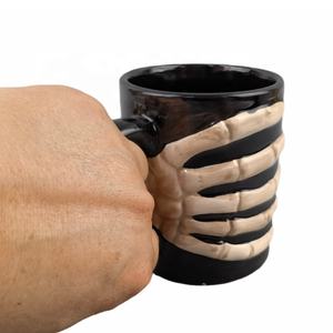 Taza de té de cerámica con forma de dedo <span class=keywords><strong>travieso</strong></span> para Halloween, taza de café con forma de hueso, tazas de agua para regalo de vacaciones - Product Image 4