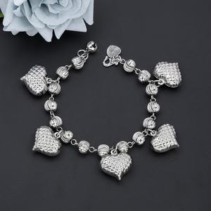 Bracelet à breloques tendance pour femme, plaqué argent, avec chaîne à perles en forme de cœur, vente en gros de l'usine JXX - Product Image 3