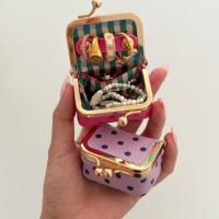 Étui à bijoux mini en cuir vegan avec fermoir à pression, boîte de rangement pour bijoux de voyage, organiseur de bagues, boucles d'oreilles, colliers et bracelets pour un usage quotidien