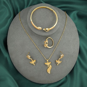 Set di <span class=keywords><strong>Gioielli</strong></span> da Donna in Stile Animale con Design a <span class=keywords><strong>Volpe</strong></span>, Placcato Oro, 4 Pezzi con Zirconi - Product Image 1