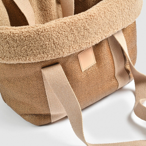 Venta al por mayor bolsa para mascotas suave de alta calidad marrón Teddy Sherpa tela Portátil Bolsa para mascotas paquete interior logotipo personalizado bolsa para mascotas al aire libre - Product Image 2