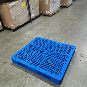 משטח אחסון אירופאי מפלסטיק HDPE דו-צדדי הניתן להתאמה אישית, בעל כניסה 4 כיוונית, גדול ועמיד במיוחד, עם רשת פלדה מחוזקת. - Product Image 1