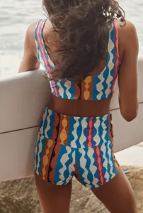 Dantelli detay sutyen ile kızlar özel baskılı bikini iki parçalı mayo V yaka yüksek rise geniş kemer şort sörf takım elbise