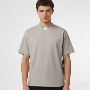 T-Shirt Oversize da Uomo in Cotone Pesante <span class=keywords><strong>250</strong></span> <span class=keywords><strong>Grammi</strong></span>, Collo Rotondo 2,5 CM, Stampa Serigrafica, Stile Estivo Neutro - Product Image 2