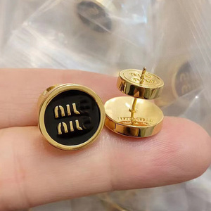 18K altın kaplama büyük yuvarlak MIU mektup küpe emaye mektup M düğme küpe kadınlar kız için - Product Image 1