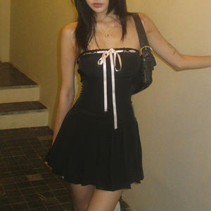 Robe plissée femme style français à blocs de couleur, épaules dénudées, taille nouée, coupe ajustée, pour l'été, vente en gros - Product Image 3