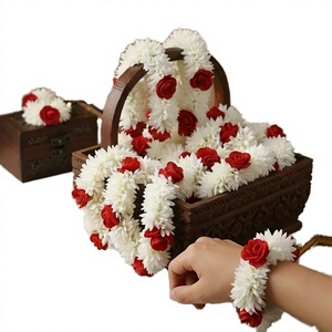 Bracelet Gajra en Jasmin Artificiel Indien Tendance et Très Vendu, Léger et de Haute Qualité en Plastique Blanc pour Ramadan et Diwali - Product Image 2