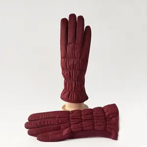 Sarung tangan produsen BSCI, sarung tangan musim dingin nyaman dan terjangkau dengan kain bulu angsa dan antilembap