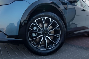 รถยนต์ไฟฟ้า SUV รุ่น ZE EKR 7X ปี 2025 ขับเคลื่อนสี่ล้อ แบตเตอรี่ลิเธียม ยาง R17 พร้อมกล้องมองหลัง - Product Image 6
