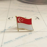 Broches de revers drapeau national de Singapour en émail métallique époxy cristal, badges peints, souvenirs, broches de costume, cadeaux commémoratifs personnalisés