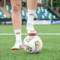 Chaussettes de football à semelle antidérapante pour hommes et femmes adultes Chaussettes de football tricotées pour l'entraînement et la gymnastique Chaussettes de football à prise personnalisée