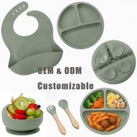 Ensemble d'assiettes pour bébé en silicone OEM ODM avec 4 ventouses, assiette compartimentée, bol à ventouse, bavoir, cuillère, fourchette, sans BPA