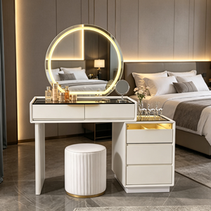 Ensemble coiffeuse extensible avec plateau en verre noir, miroir LED rond, tiroir de rangement divisé, base dorée cannelée et tabouret – Bureau de maquillage pour chambre - Product Image 6