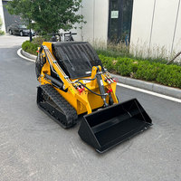 Minicargadora Compacta con Cargador Frontal, Motor Diésel, Bomba Hidrostática, Certificación EPA, Herramienta de Horquilla para Palets, Orugas Pequeñas, Alta Capacidad