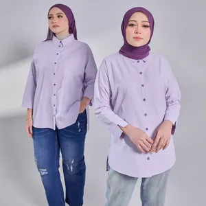 Blusa Oversize con Rayas Moradas, Fabricada en Malasia, Tela Seersucker, Hombros Caídos, Corte Holgado, Top Modesto, Manga Larga, Camisa para Mujer - Product Image 5