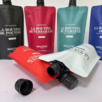 Pochette souple personnalisée avec bec verseur, impression gravure, dorure brillante, résistante à l'humidité, pour emballage cosmétique (savon, huile corporelle, lotion, crème pour les mains)