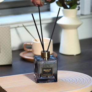 Juego de Difusores de Aromas con Botellas de Vidrio Cuadradas de 100ml y 200ml, Estilos Clásicos, Aceites Esenciales Altamente Concentrados, Gran Venta - Product Image 2